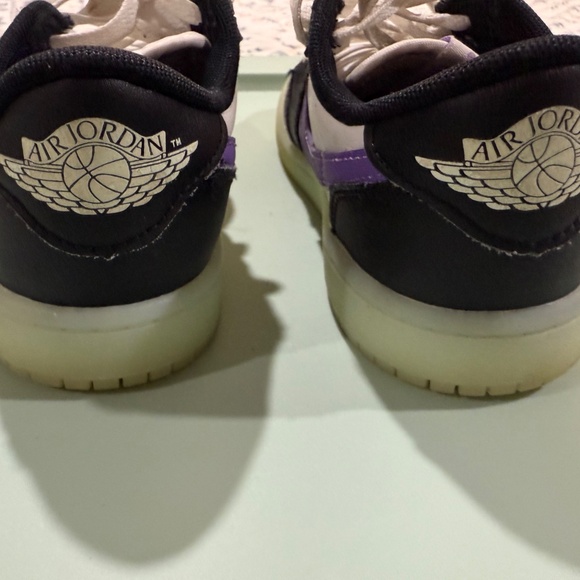 Jordan Retro 1 Low OG UNI2 kids shoes  size 2Y - Picture 3 of 8